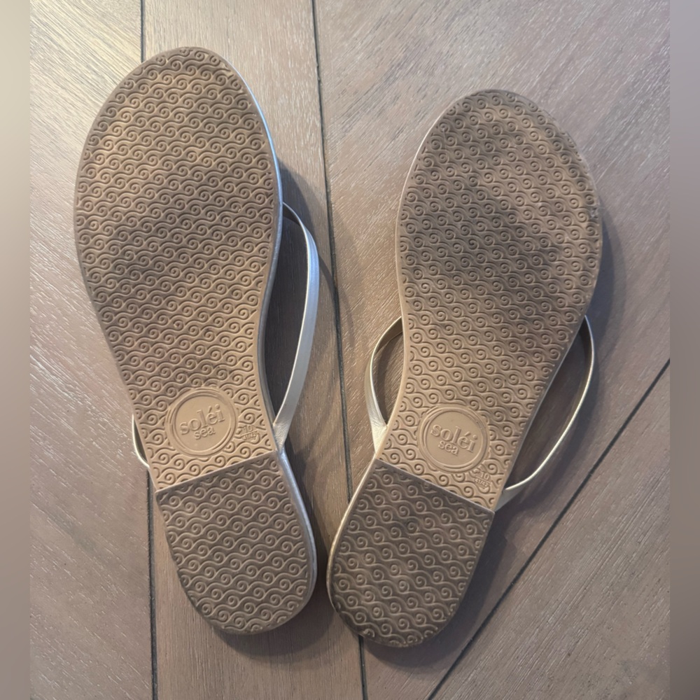 Soléi Sea Metallic Champagne Slip-On Flip Flop Sandals - Picture 6 of 7